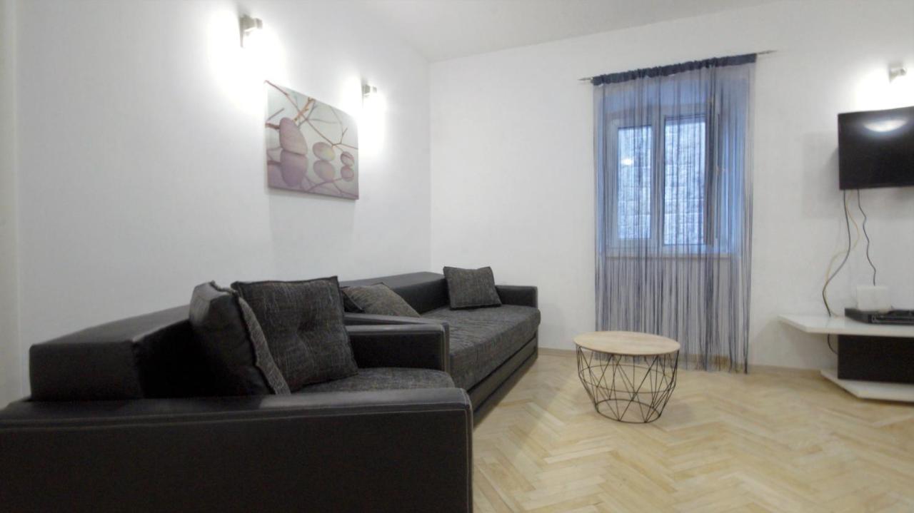 Lägenhet Spacious Erol